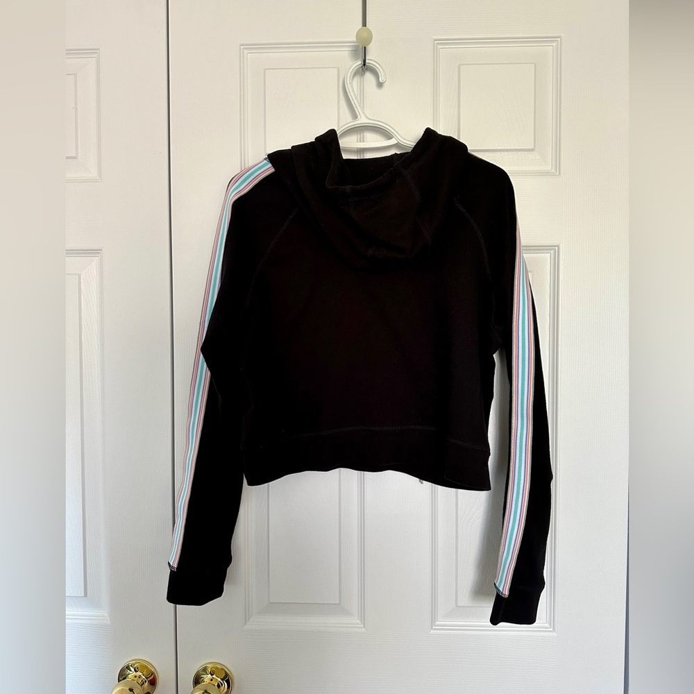 NWOT Black cropped hoodie.